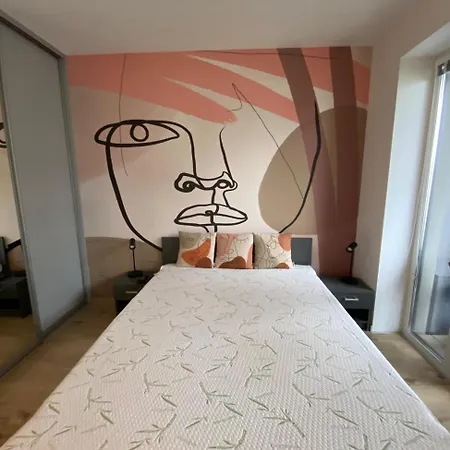 Bratislava, Fiaor Apartment Like Hotel, Free Parking, Balcony *