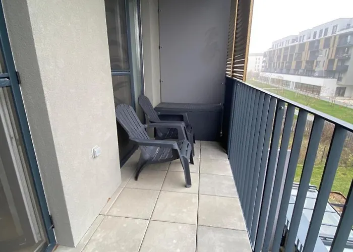 Fiaor Apartment, 1-2 Guests, Free Parking & Wifi, 7 Km Downtown, Апартаменти Братислава